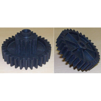 Шестерня мясорубки (D65/28,5, H36/14, d-8, z31/15 прям/прям) Vitek Saturn